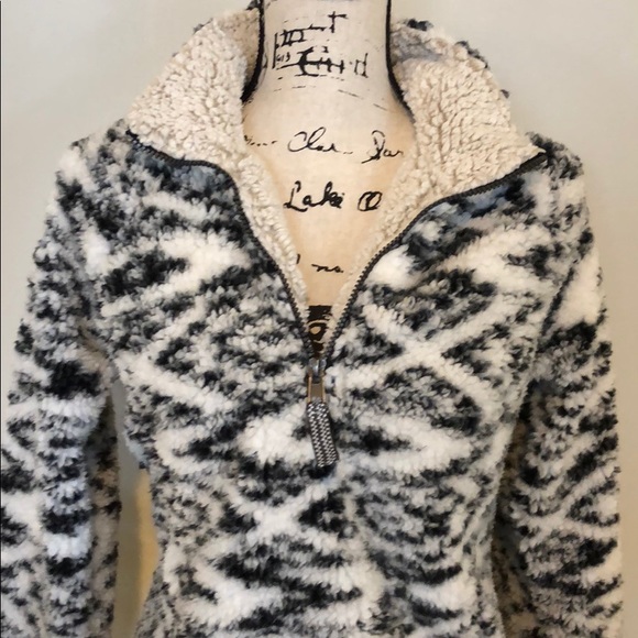 NWT Cozy Sherpa Fleece Pullover - Picture 5 of 6